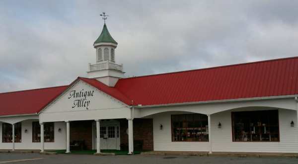 You’ll Never Want To Leave This Massive Antique Mall In Delaware