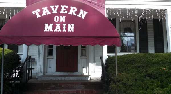 You’ll Never Forget Your Visit To The Most Haunted Restaurant In Rhode Island