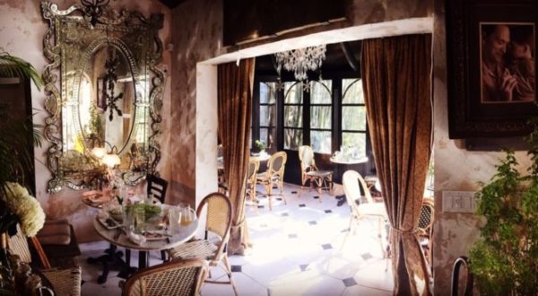 A Secluded Restaurant In Florida, The Garden Room Cafe Is Located In A Magical Setting