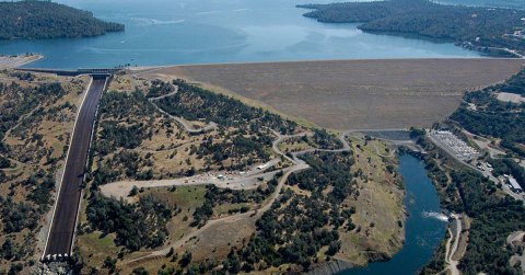 188,000 People Ordered To Evacuate Near California's Lake Oroville After Dam Spillway Failure