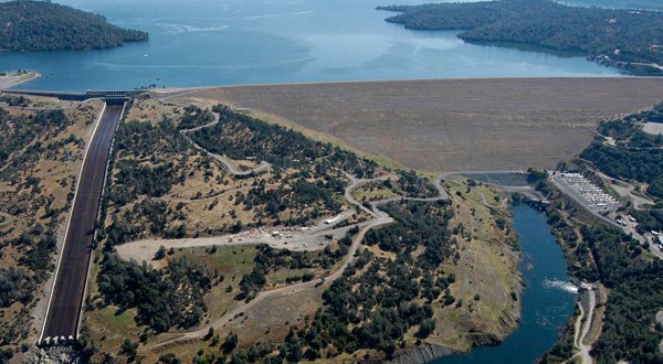 188,000 People Ordered To Evacuate Near California’s Lake Oroville After Dam Spillway Failure