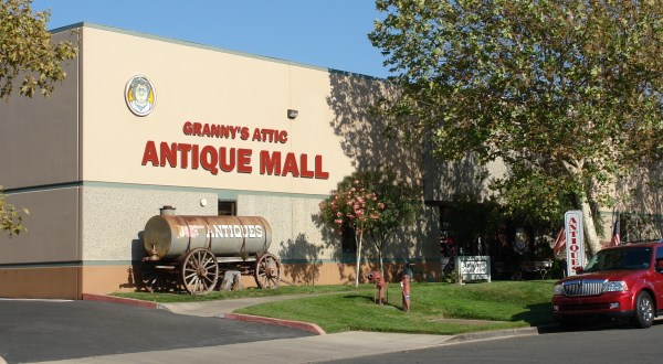 You’ll Never Want To Leave This Massive Antique Mall In Southern California