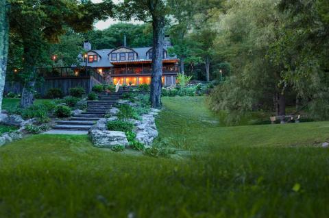 The Secluded Restaurant In New York With The Most Magical Surroundings