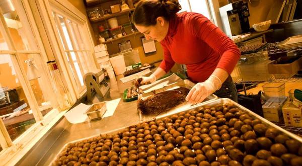 The Chocolate Factory Tour In Vermont That’s Everything You’ve Dreamed Of And More