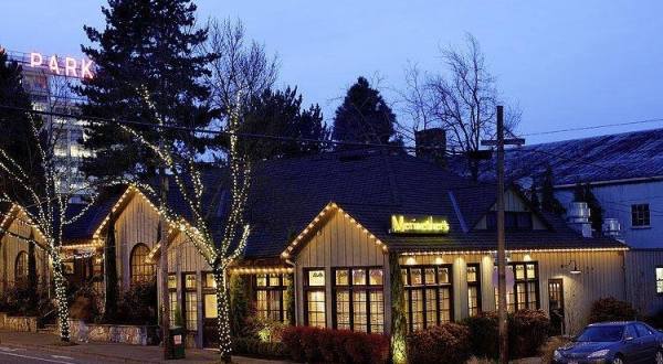 This Little Known Oregon Restaurant Is Located In The Most Enchanting Setting