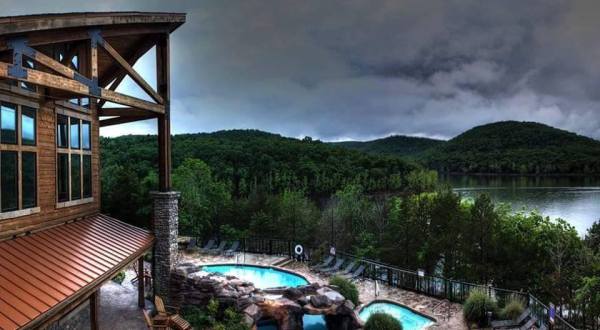 The Beautiful Lake And Forest Retreat In Missouri You’ll Want To Add To Your Bucket List