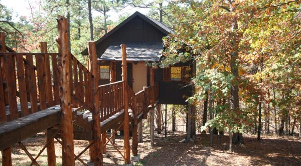 A Tiny Town In Arkansas, Eureka Springs Is Full Of Whimsical Treehouses