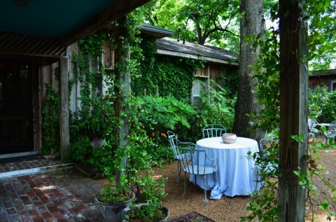 The Most Enchanting Restaurant In Mississippi Is Located In The Most Stunning Setting