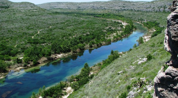 The Sapphire River In Texas That’s Devastatingly Gorgeous
