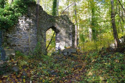 These 5 Hikes In Maryland Will Lead You To Extraordinary Ruins