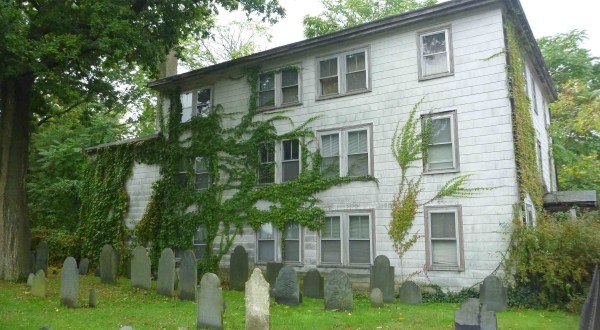 The Creepy Small Town In Massachusetts With Insane Paranormal Activity