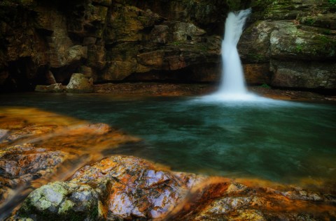 The Sapphire Pool In Tennessee That's Devastatingly Gorgeous