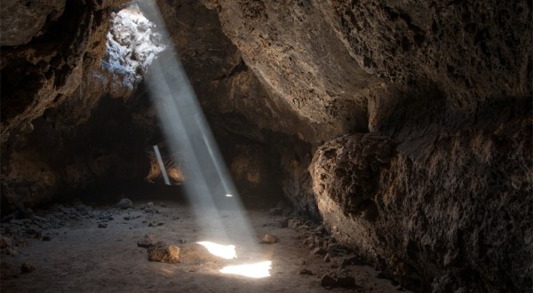 The Mesmerizing Lava Tube Hiding In Southern California That Is Sheer Magnificence