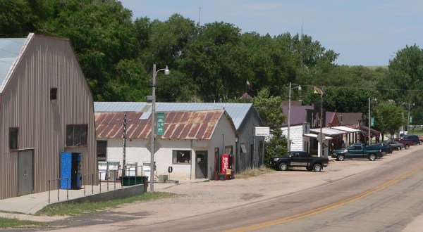 Blink And You’ll Miss These 13 Teeny-Tiny Towns In Nebraska
