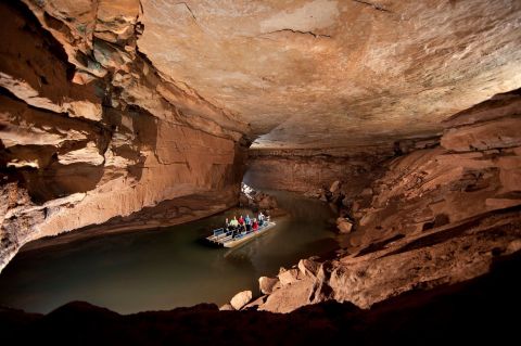 Most People Don't Realize An Underground River Flows Right Through Kentucky