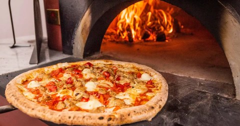 The Ultimate Pizza Bucket List In North Carolina That Will Make Your Mouth Water