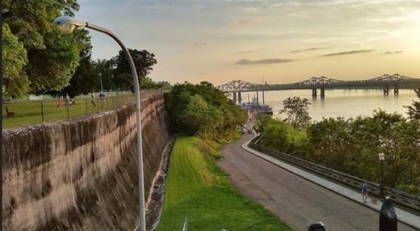 The Riverside Trail In Mississippi With Breahtaking Views You’ll Want To Explore