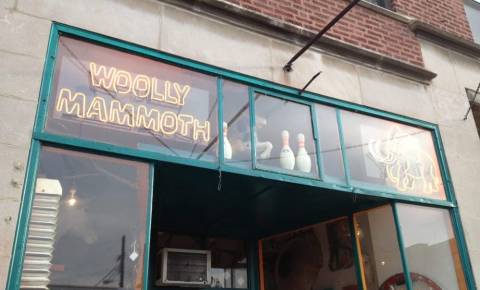 The Unassuming Illinois Shop That Just Might Be The Strangest Store Ever