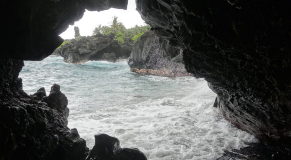 These 8 Ancient Lava Tubes In Hawaii Will Bring Out The Explorer In You