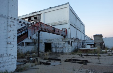 22 Staggering Photos Of An Abandoned Slaughterhouse Hiding In Nebraska