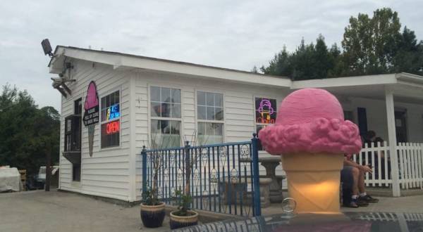 The Tiny Shop In North Carolina That Serves Homemade Ice Cream To Die For
