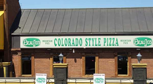The Ultimate Pizza Bucket List In Denver That Will Make Your Mouth Water