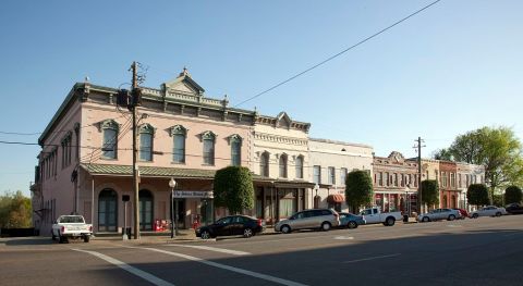 This Is One Of The Oldest Surviving Cities In Alabama... And It's A Must Visit