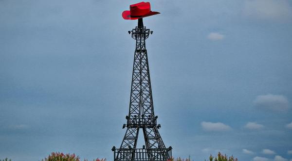 Most People Don’t Know There’s A Little Eiffel Tower In Texas