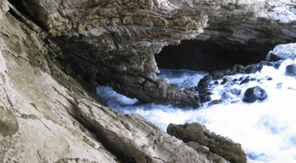 Most People Don’t Realize An Underground River Flows Right Through Wyoming
