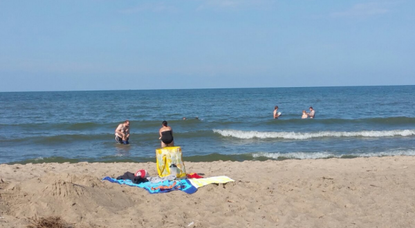 The Little Known Beach Near Cleveland That’ll Make Your Summer Unforgettable