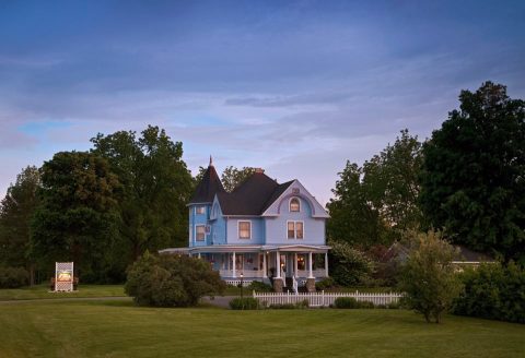 You'll Feel Like Royalty After A Night At This Stunning Michigan Inn