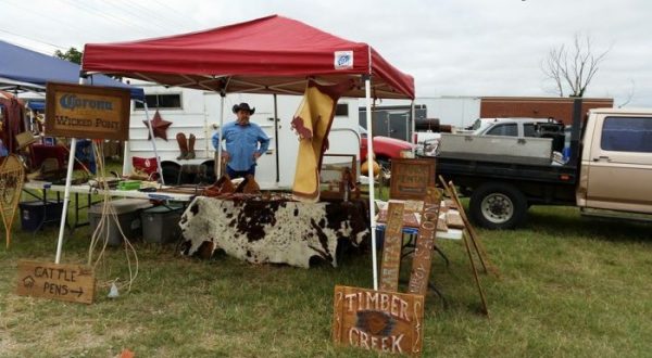 You’ll Absolutely Love This 100-Mile Yard Sale Going Right Through Kansas