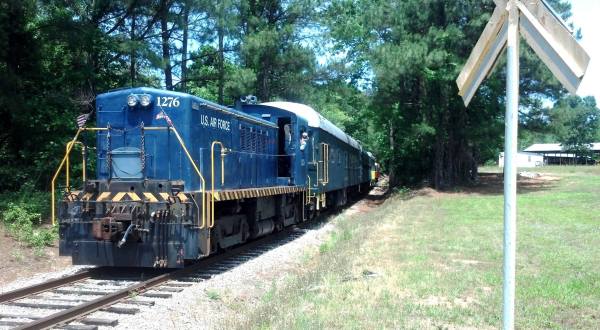 The South Carolina Easter Train Ride That’ll Make You Feel Like A Kid Again