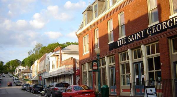 The Small Town In Missouri That’s One Of The Coolest In The U.S.