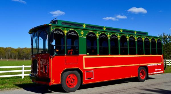 The Michigan Wine Trolley Tour You’ll Absolutely Love