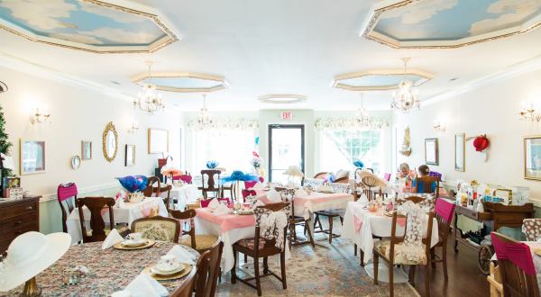 Step Back In Time With A Visit To This Charming Tearoom In Virginia