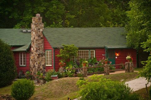 The Charming Cabin Restaurant In Arkansas That Feels Just Like Home