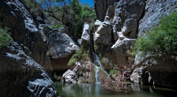 There’s A Waterfall Hiding In This Southern California Desert And It’s Beyond Spectacular