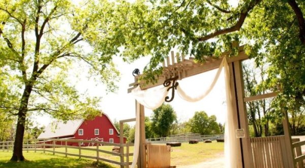 The Arkansas Inn Hiding On A Totally Gorgeous Farm You’ll Want To Visit