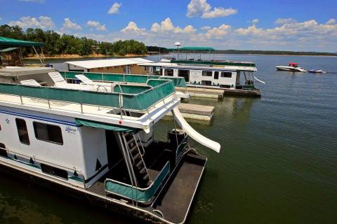 You'll Never Forget Your Stay At These Little Known Houseboats In Arkansas