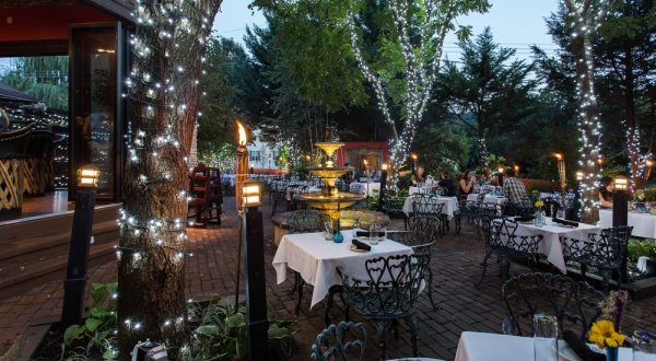 10 Pennsylvania Restaurants With Gorgeous Outdoor Patios Great For Lounging On