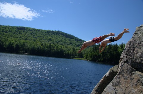 9 Gorgeous Waterfront Hikes In Vermont That Anyone Can Do