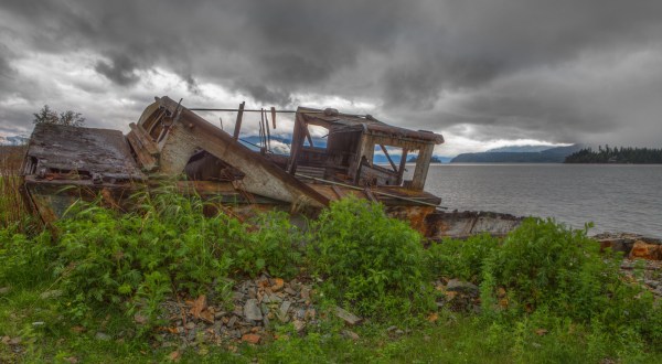 Not Many People Know There’s An Eerily Beautiful Shipwreck Hiding Right Here In Idaho