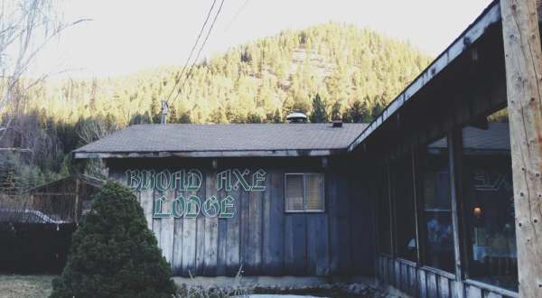 The Beautiful Restaurant Tucked Away In A Montana Forest Most People Don’t Know About