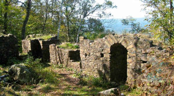 These 5 Trails In Massachusetts Will Lead You To Extraordinary Ancient Ruins