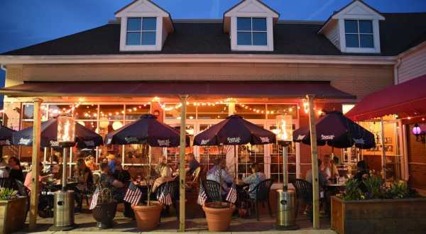 10 Massachusetts Restaurants With The Most Amazing Outdoor Patios You’ll Love To Lounge On