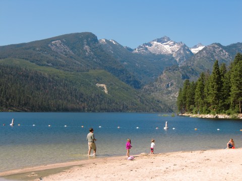 The Little Known Natural Oasis Hiding In Montana That's Impossible Not To Love