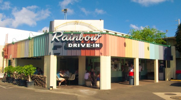 The Timeless Hawaii Restaurant Everyone Needs To Visit At Least Once