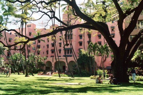 Most People Don't Know The Fascinating Story Behind Hawaii's Legendary Pink Hotel