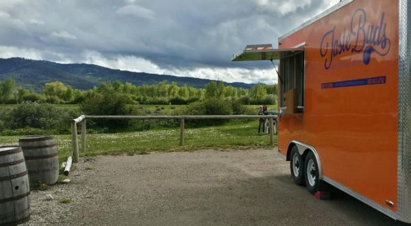 10 Amazing Hidden Idaho Restaurants And Where To Find Them